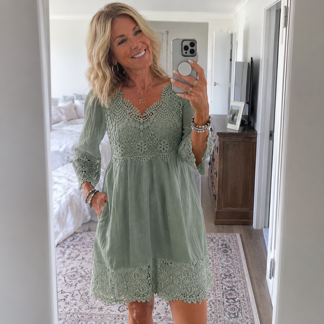 Genevieve™ | Vintage Lace Midi Dress